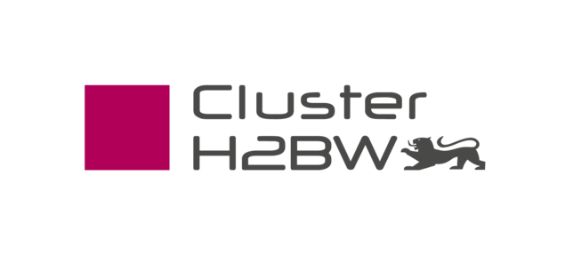 Zu sehen ist das Logo des Clusters H2BW mit magentafarbenem Quadrat und Stauferlöwe