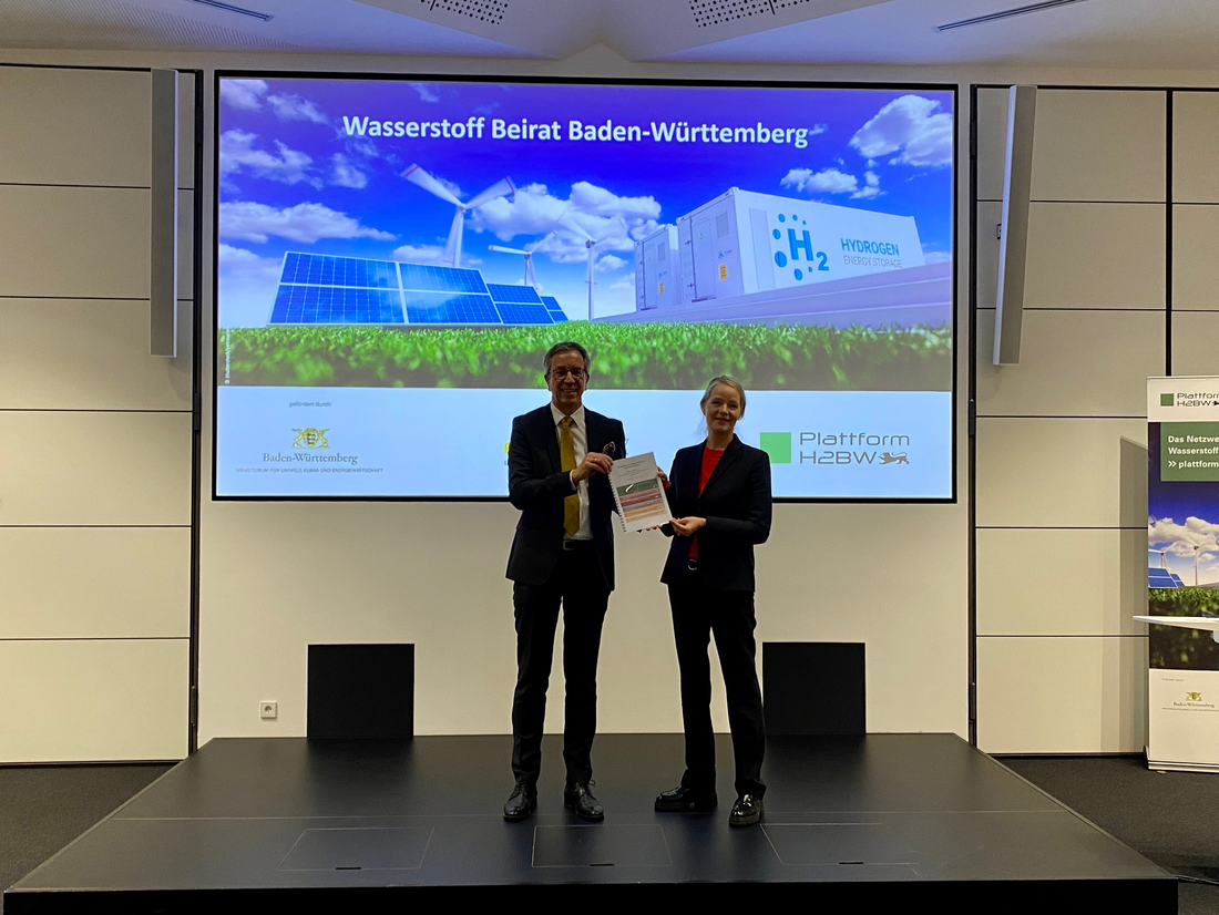 Prof. Dr. Markus Hölzle hat der baden-württembergischen Umweltministerin Thekla Walker ein Sieben-Punkte-Plan für den schnellen Einstieg in die Wasserstoffwirtschaft vorgelegt.
