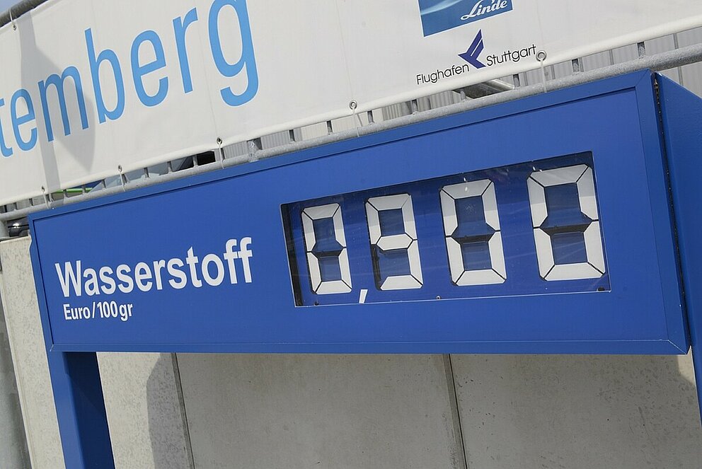 Display der Tankanzeige an einer Wasserstofftankstelle